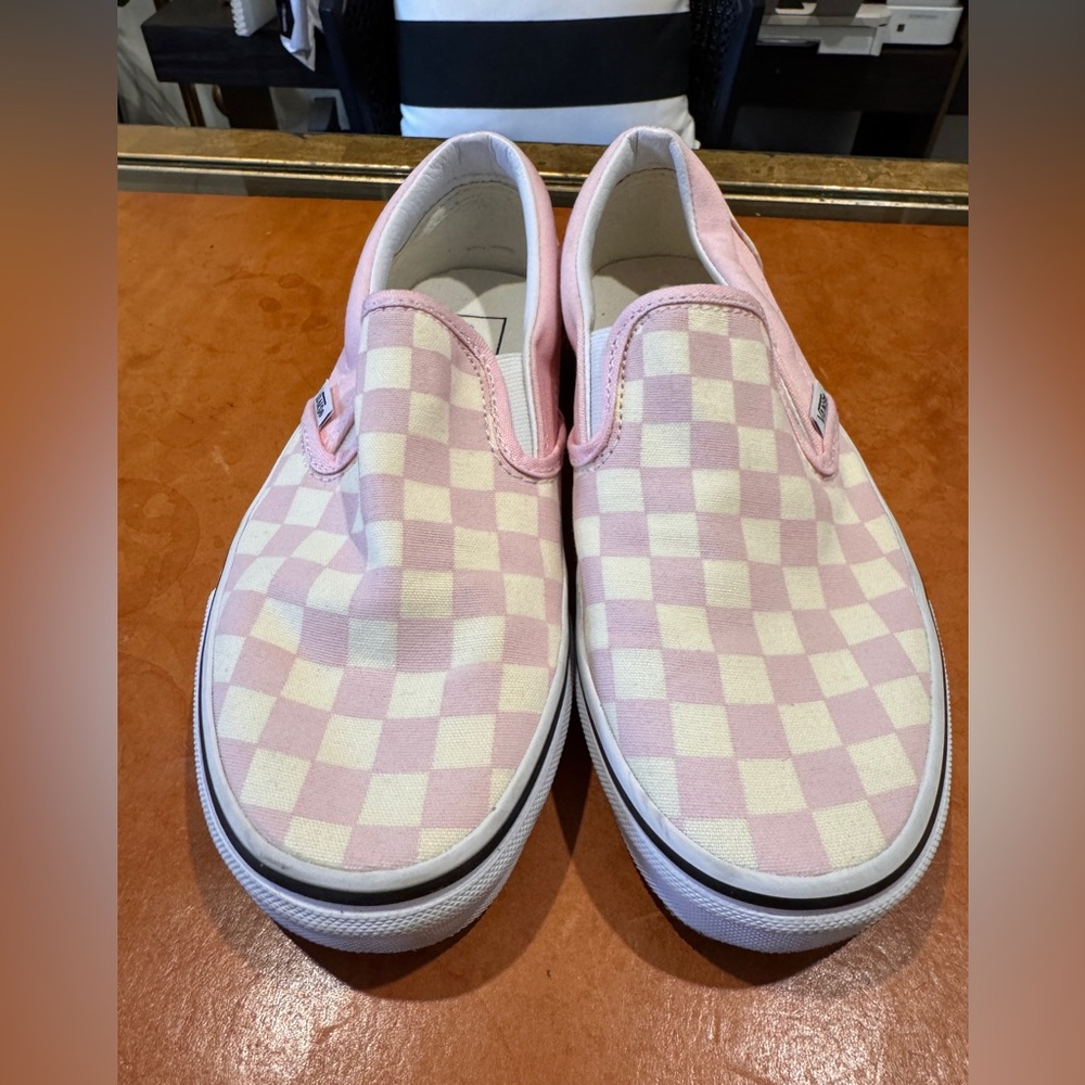 Vans classic slip on - women’s 7 | men’s 5.5